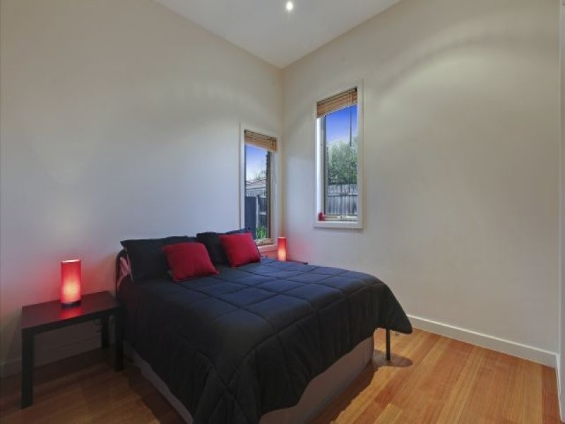 2/30 Thackeray Road, Reservoir VIC 3073