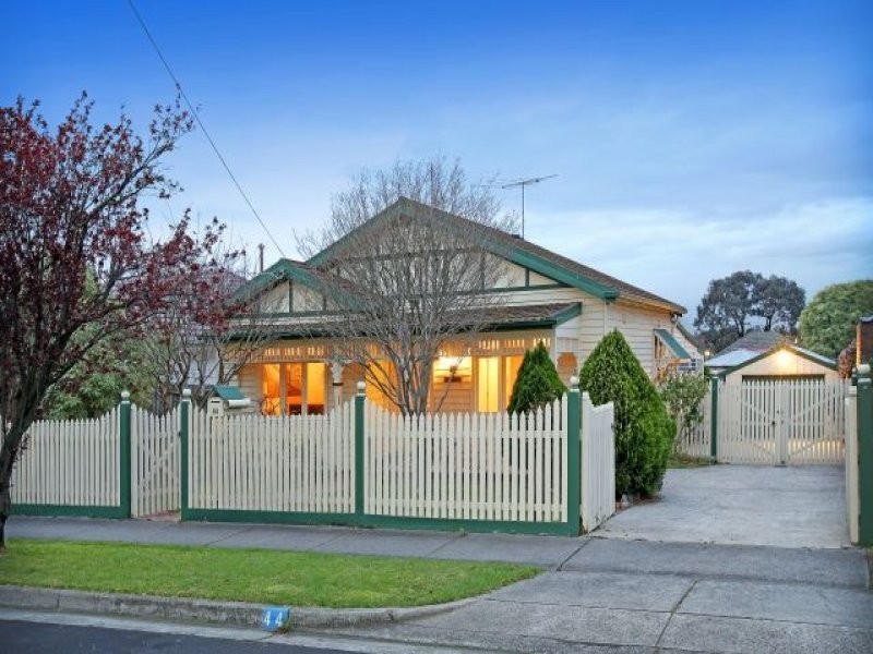44 Delaware Street, Reservoir VIC 3073