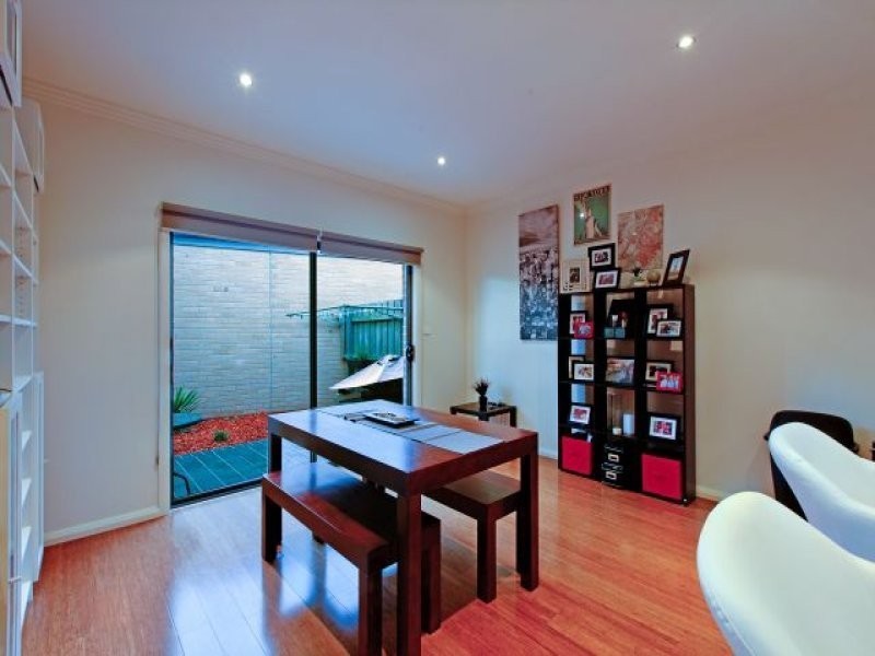 4/5 Acheron Avenue, Reservoir VIC 3073