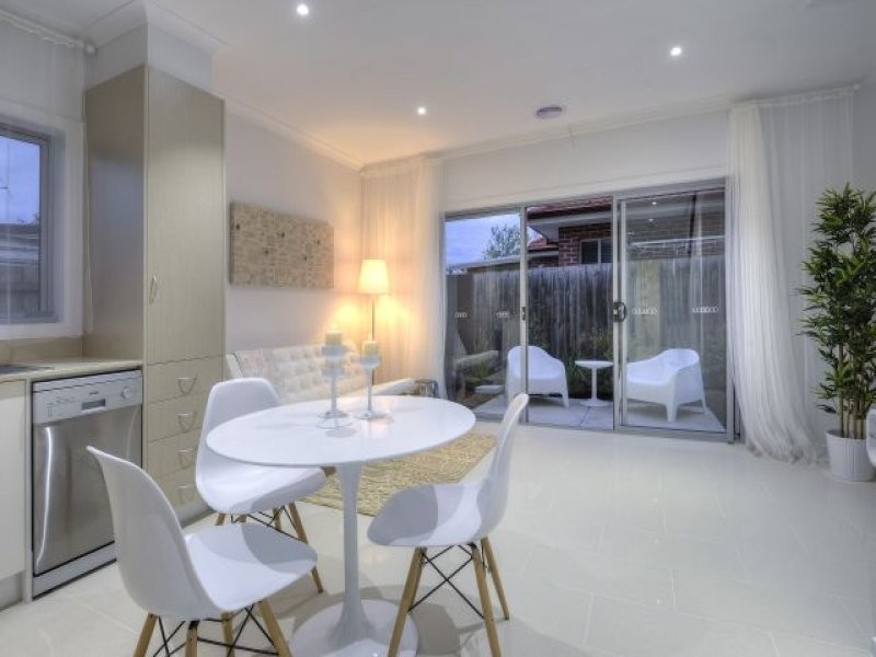 3/155 Rathcown Road, Reservoir VIC 3073