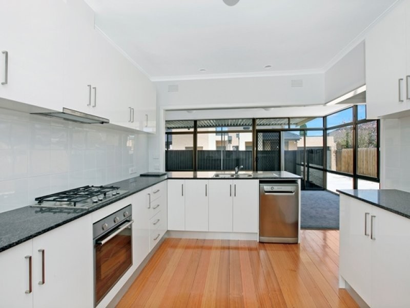 1/50 Darebin Boulevard, Reservoir VIC 3073
