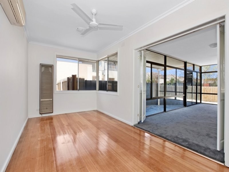 1/50 Darebin Boulevard, Reservoir VIC 3073