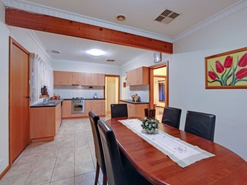 33 Hughes Parade, Reservoir VIC 3073