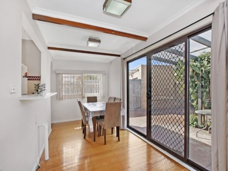 1 Dumbarton Street, Reservoir VIC 3073