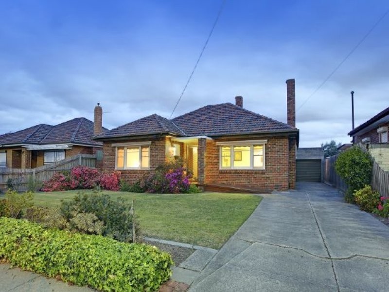 8 Orrong Avenue, Reservoir VIC 3073