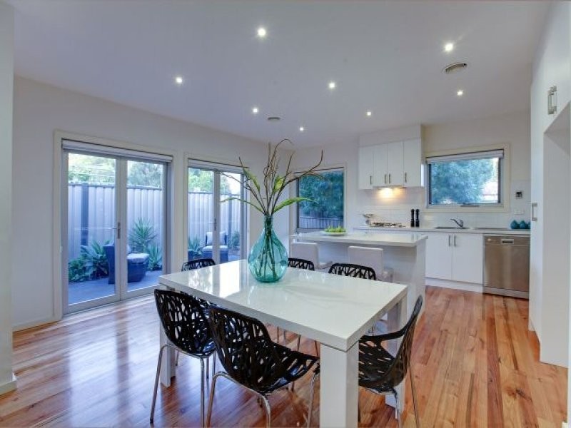 2/42 Tambo Avenue, Reservoir VIC 3073