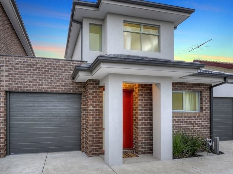 2/155 Rathcown Road, Reservoir VIC 3073