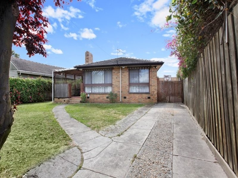 11 Wagga Road, Reservoir VIC 3073