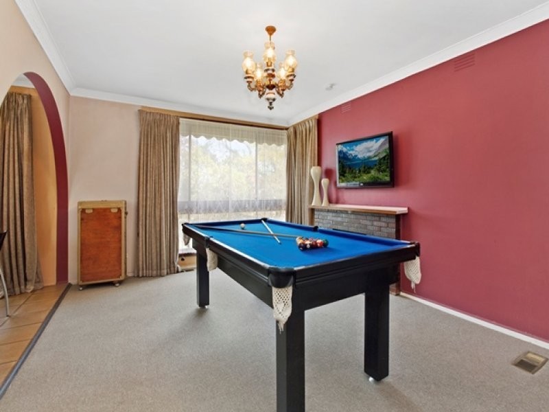 11 Wagga Road, Reservoir VIC 3073