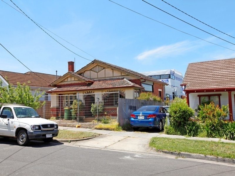 10 Kinkora Road, Reservoir VIC 3073