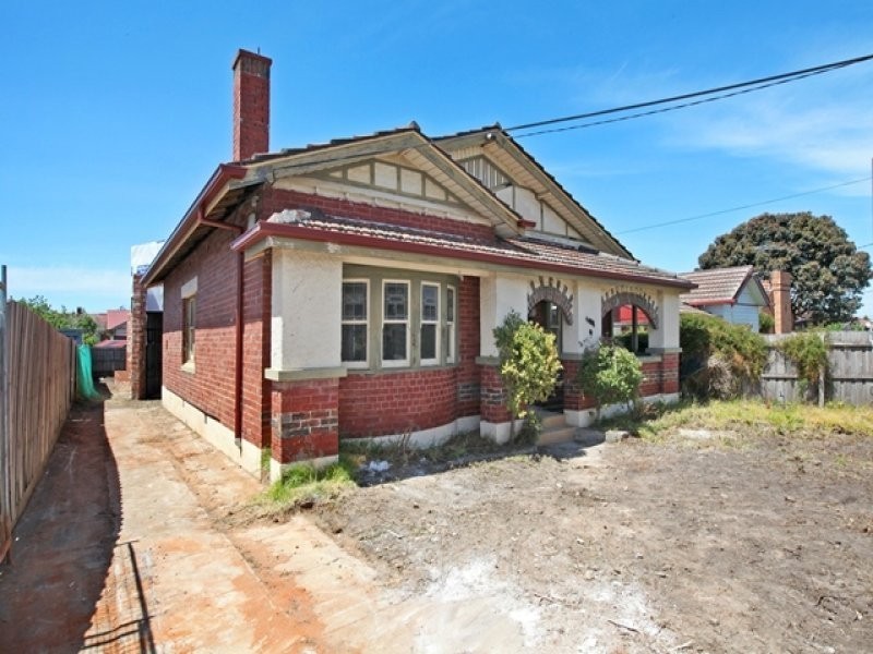 10 Kinkora Road, Reservoir VIC 3073