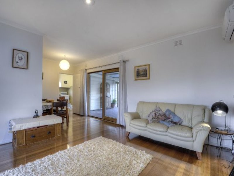 7 Locher Avenue, Reservoir VIC 3073