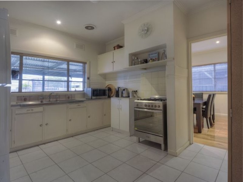 16 Cool Street, Reservoir VIC 3073