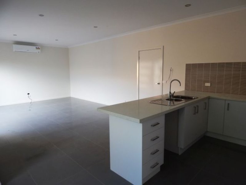 3/20 Barry Street, Reservoir VIC 3073