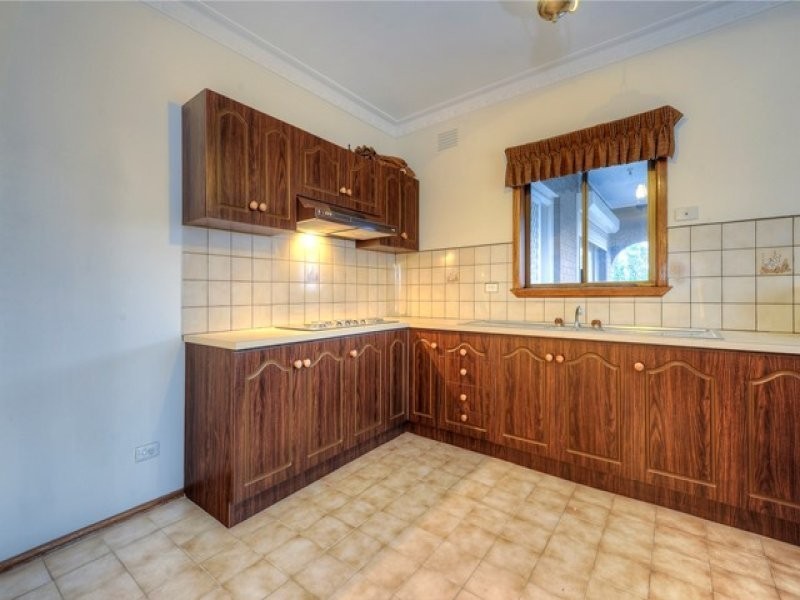 14 Yilleen Close, Thomastown VIC 3074