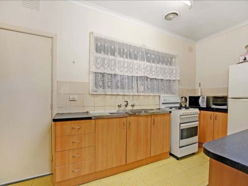 52 Glasgow Avenue, Reservoir VIC 3073