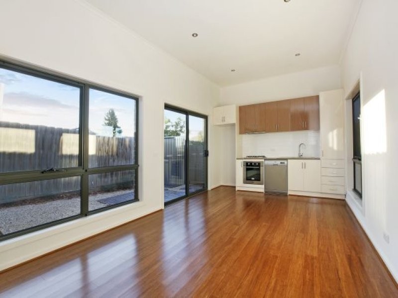 3/31 Erskine Avenue, Reservoir VIC 3073