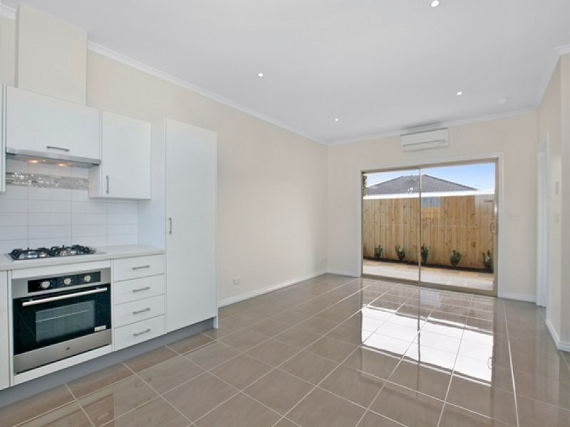2/3 Edna Street, Thomastown VIC 3074