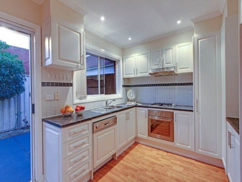 2/19 Fordham Road, Reservoir VIC 3073