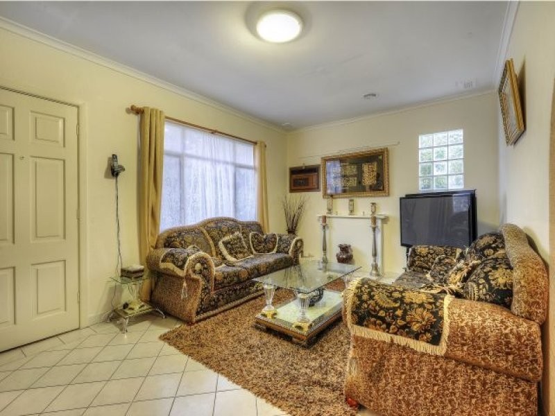 1/131 Boldrewood Parade, Reservoir VIC 3073