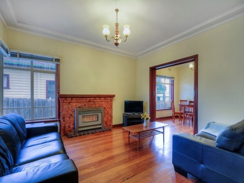 16 Wattle Grove, Reservoir VIC 3073