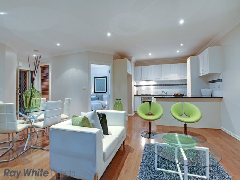 2/19 Whitelaw Street, Reservoir VIC 3073