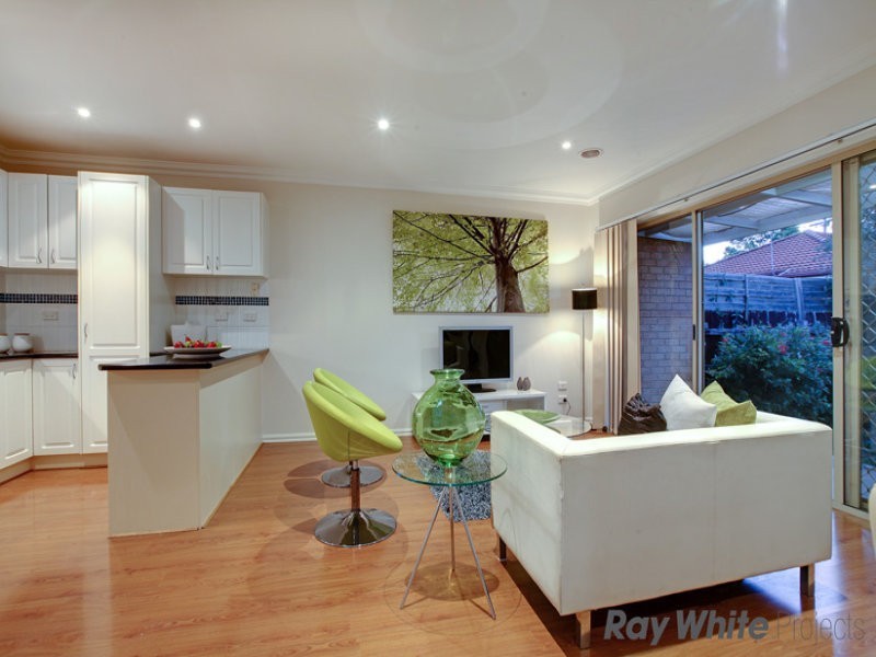 2/19 Whitelaw Street, Reservoir VIC 3073