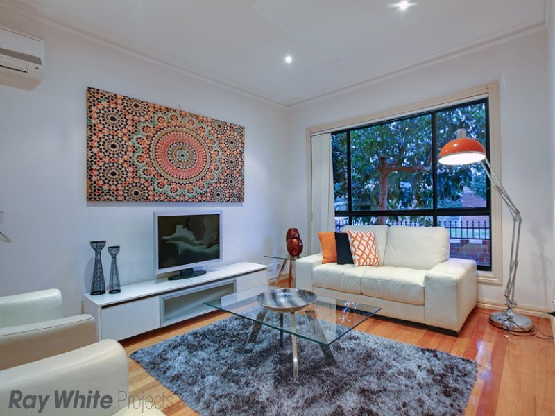 15 Nola Anne Avenue, Reservoir VIC 3073