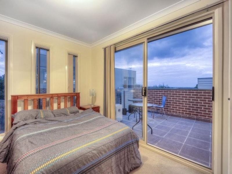 1&4/213-215 Albert Street, Reservoir VIC 3073