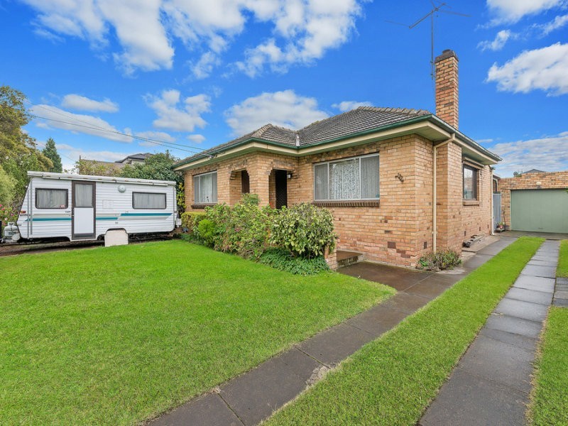 122 McMahon Road, Reservoir VIC 3073