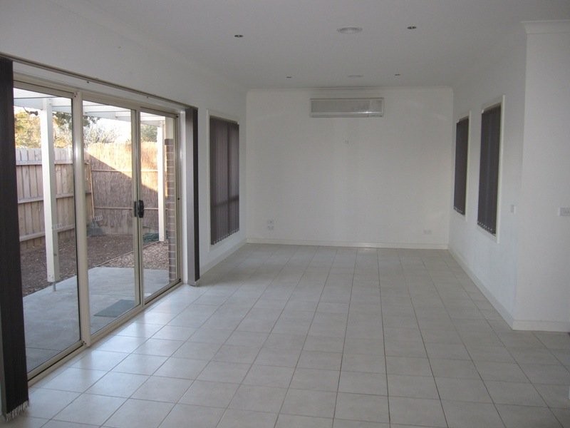 3/4 Elsey Road, Reservoir VIC 3073