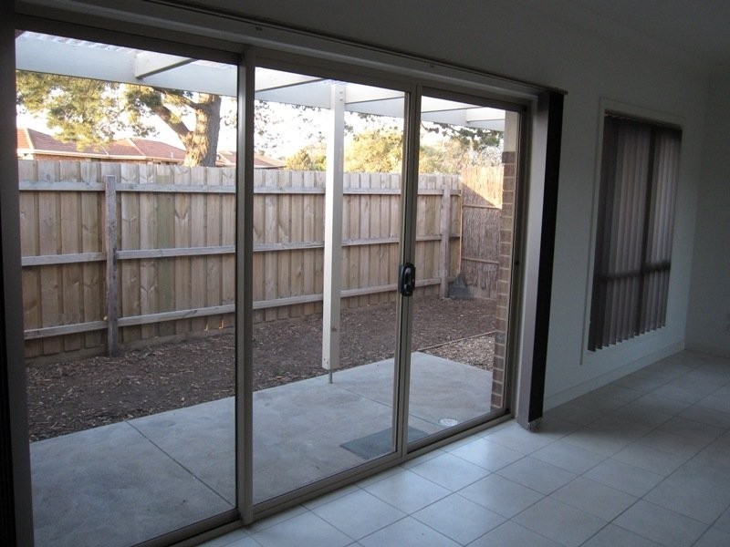3/4 Elsey Road, Reservoir VIC 3073