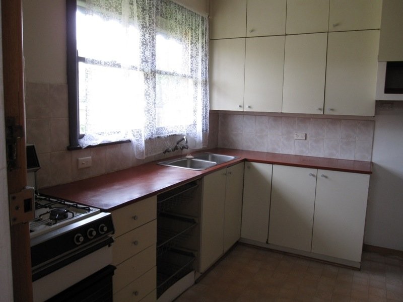 13 Arcadia Avenue, Reservoir VIC 3073