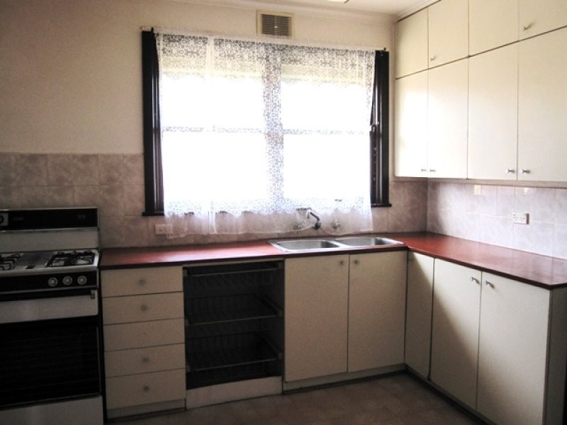 13 Arcadia Avenue, Reservoir VIC 3073