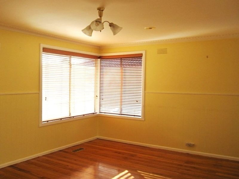 18 Nutwood Street, Reservoir VIC 3073