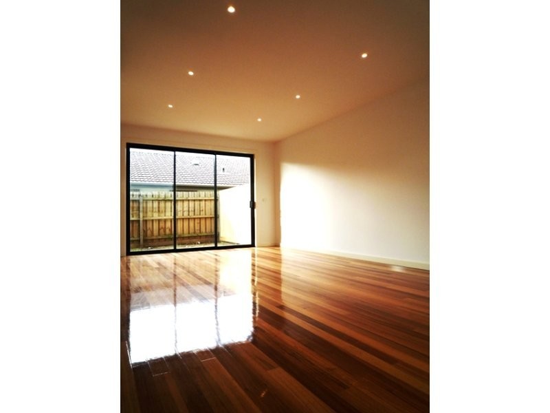 16B Pershing Street, Reservoir VIC 3073