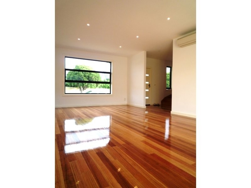 16B Pershing Street, Reservoir VIC 3073