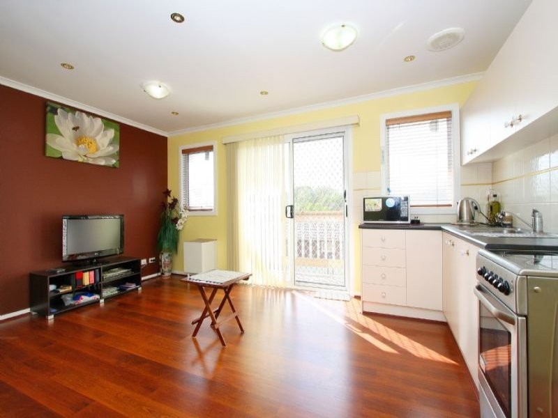 18 Nutwood Street, Reservoir VIC 3073