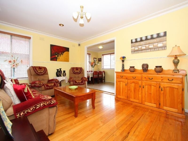 18 Nutwood Street, Reservoir VIC 3073