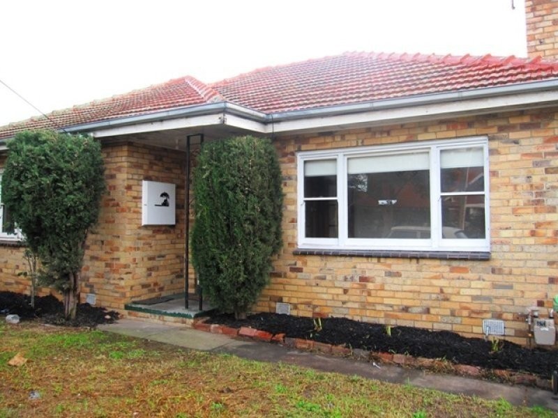 118 Crookston Road, Reservoir VIC 3073