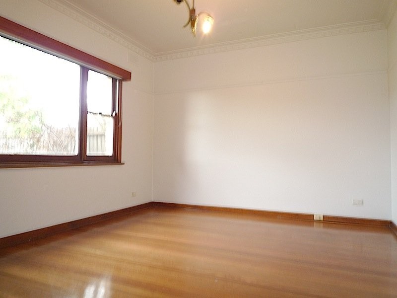 118 Crookston Road, Reservoir VIC 3073