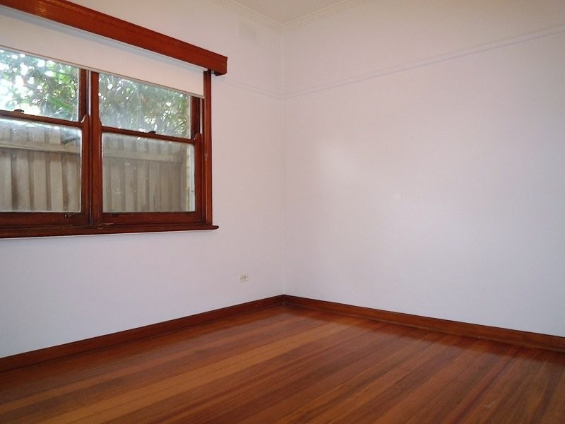 118 Crookston Road, Reservoir VIC 3073