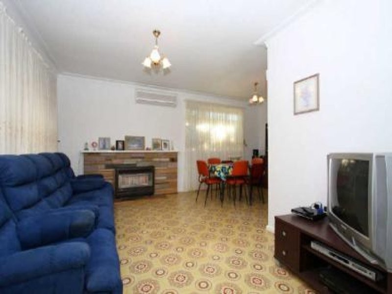 8 Anstey Avenue, Reservoir VIC 3073