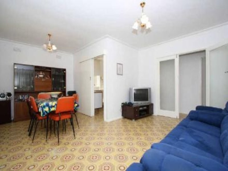 8 Anstey Avenue, Reservoir VIC 3073