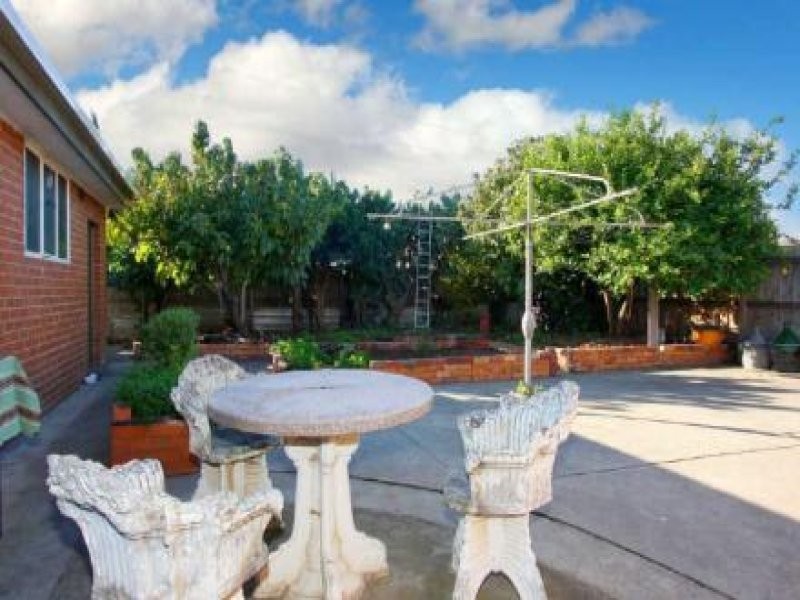 8 Anstey Avenue, Reservoir VIC 3073