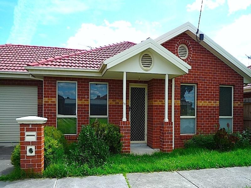 17 GREENOCK STREET, Reservoir VIC 3073