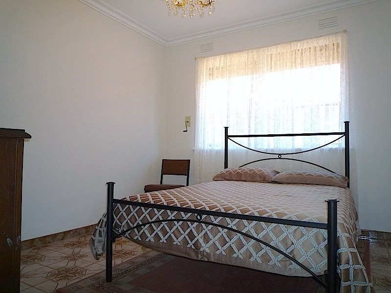 137 Broadhurst Avenue, Reservoir VIC 3073