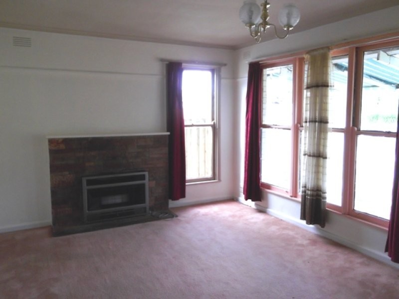 14 Charlton Crescent, Reservoir VIC 3073