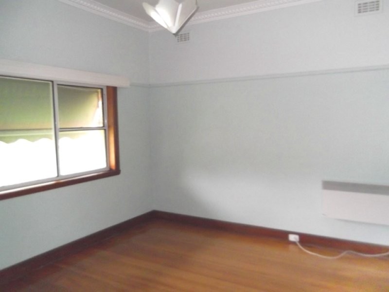 30 Pine Street, Reservoir VIC 3073