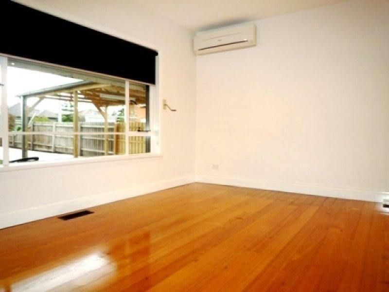 15 Banff Street, Reservoir VIC 3073
